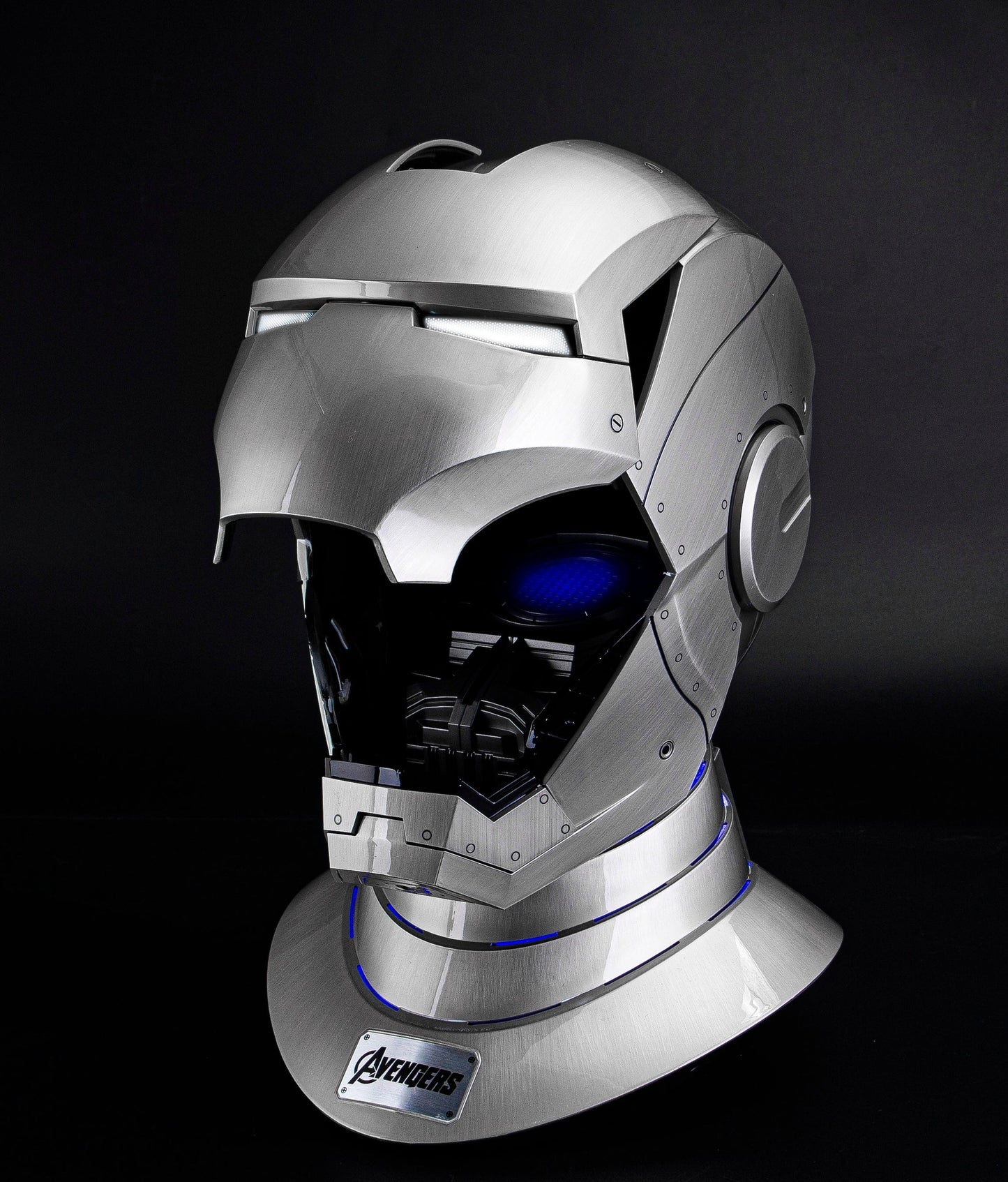 Killerbody:1:1 Iron Man Base w/speaker MK2 Base w/dual speakers & blue light systems